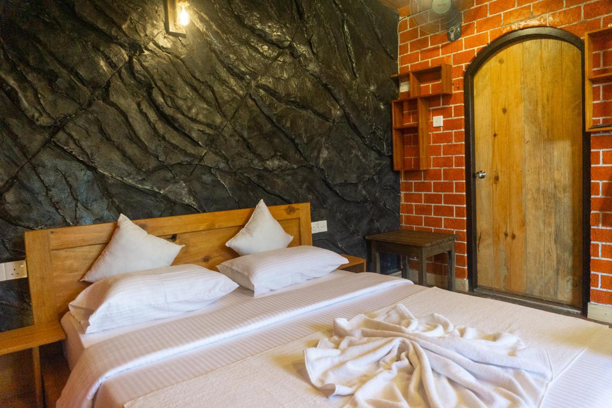 Bed and Breakfast Hobbit Hole Hideaway à Ella Extérieur photo